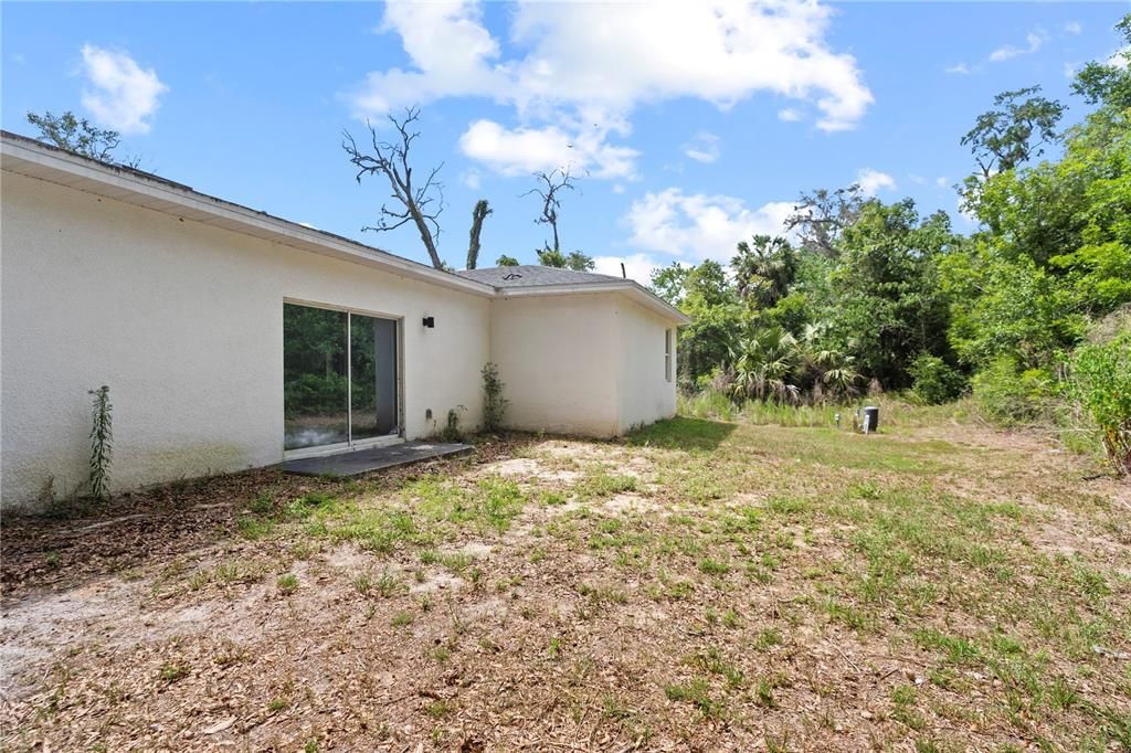 For Rent: $1,900 (4 beds, 2 baths, 1608 Square Feet)