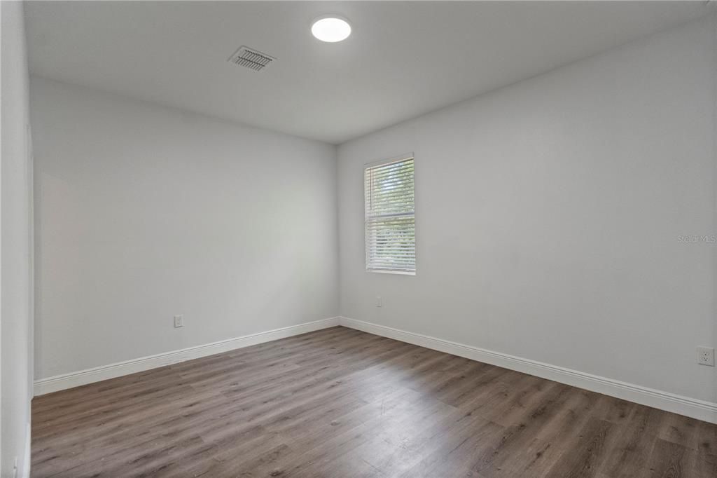 For Rent: $1,900 (4 beds, 2 baths, 1608 Square Feet)