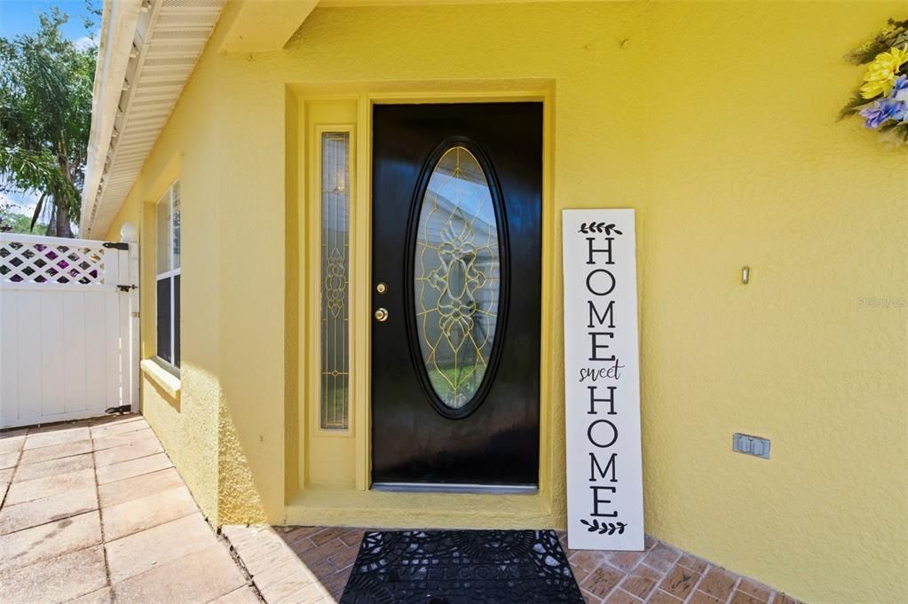 Activo con contrato: $329,000 (3 camas, 2 baños, 1140 Pies cuadrados)