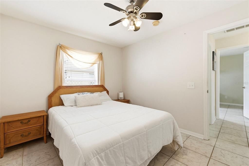Activo con contrato: $329,000 (3 camas, 2 baños, 1140 Pies cuadrados)