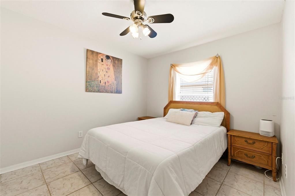 Activo con contrato: $329,000 (3 camas, 2 baños, 1140 Pies cuadrados)
