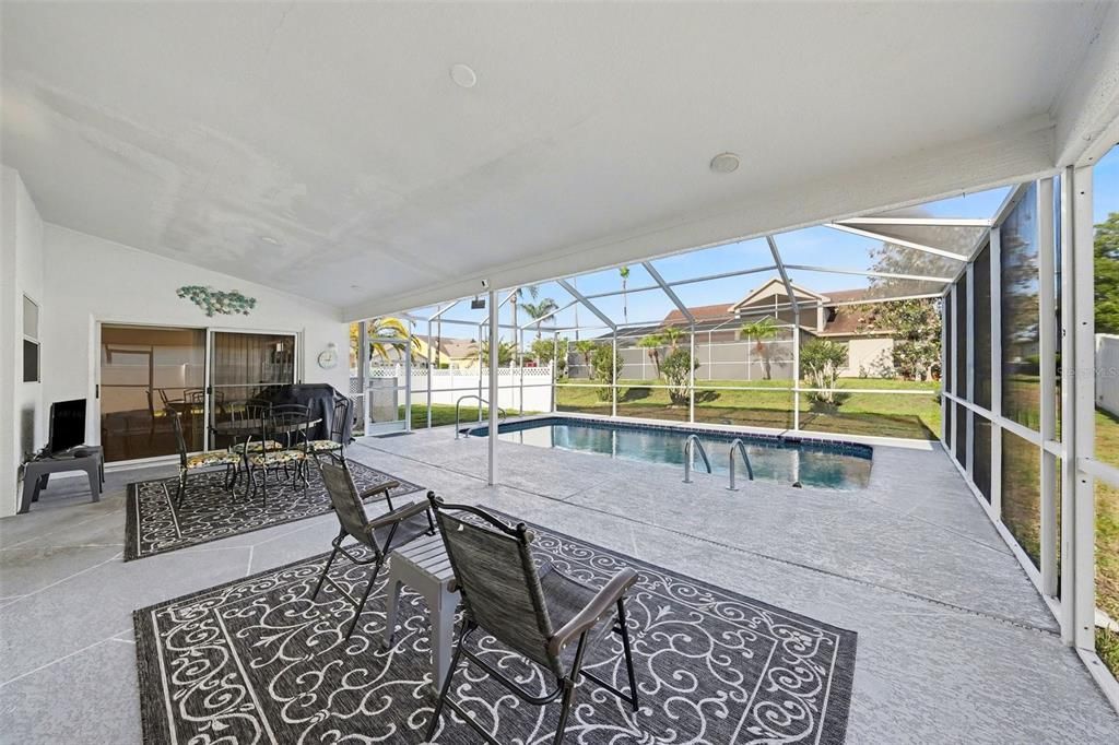 Activo con contrato: $395,000 (3 camas, 2 baños, 1818 Pies cuadrados)