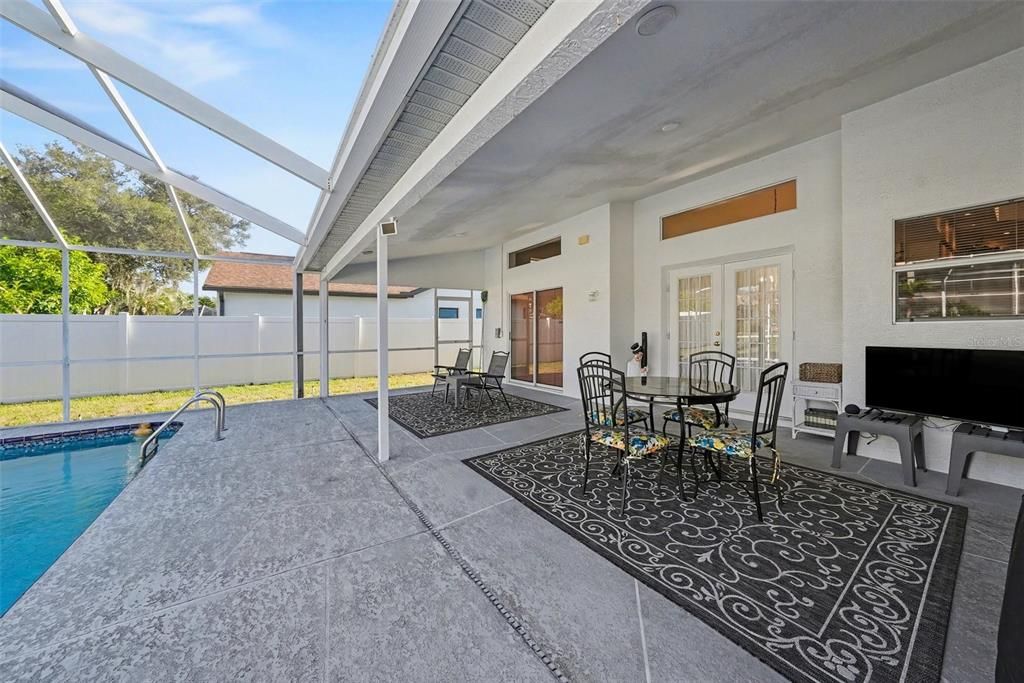 Activo con contrato: $395,000 (3 camas, 2 baños, 1818 Pies cuadrados)