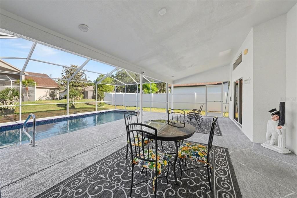 Activo con contrato: $395,000 (3 camas, 2 baños, 1818 Pies cuadrados)