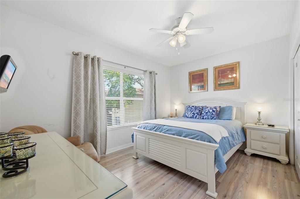For Sale: $300,000 (2 beds, 2 baths, 1070 Square Feet)