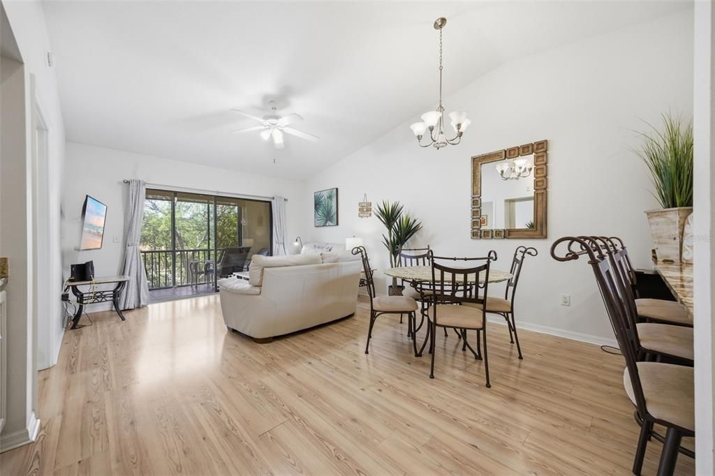 For Sale: $300,000 (2 beds, 2 baths, 1070 Square Feet)