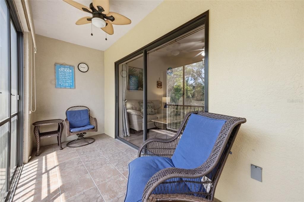 For Sale: $300,000 (2 beds, 2 baths, 1070 Square Feet)