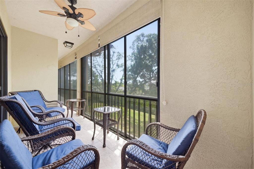 For Sale: $300,000 (2 beds, 2 baths, 1070 Square Feet)