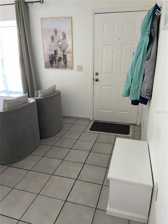 For Sale: $234,900 (2 beds, 1 baths, 1098 Square Feet)