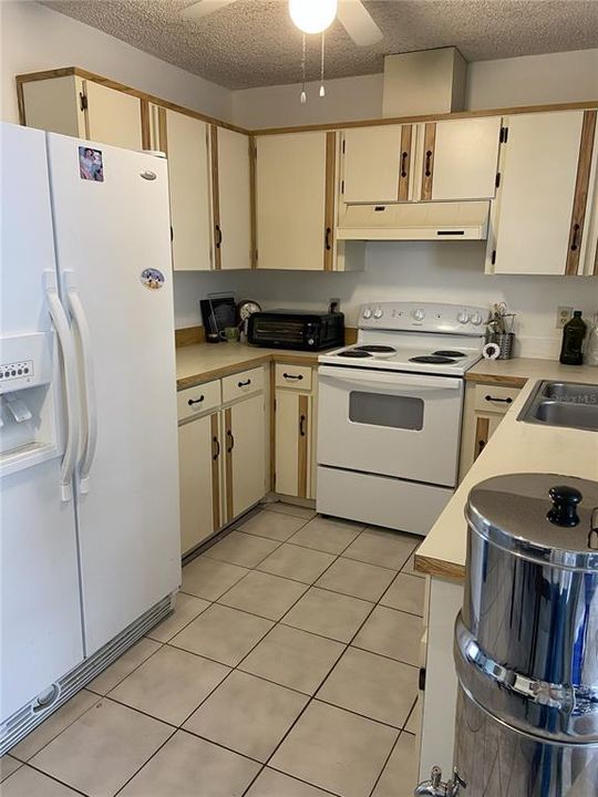 For Sale: $234,900 (2 beds, 1 baths, 1098 Square Feet)