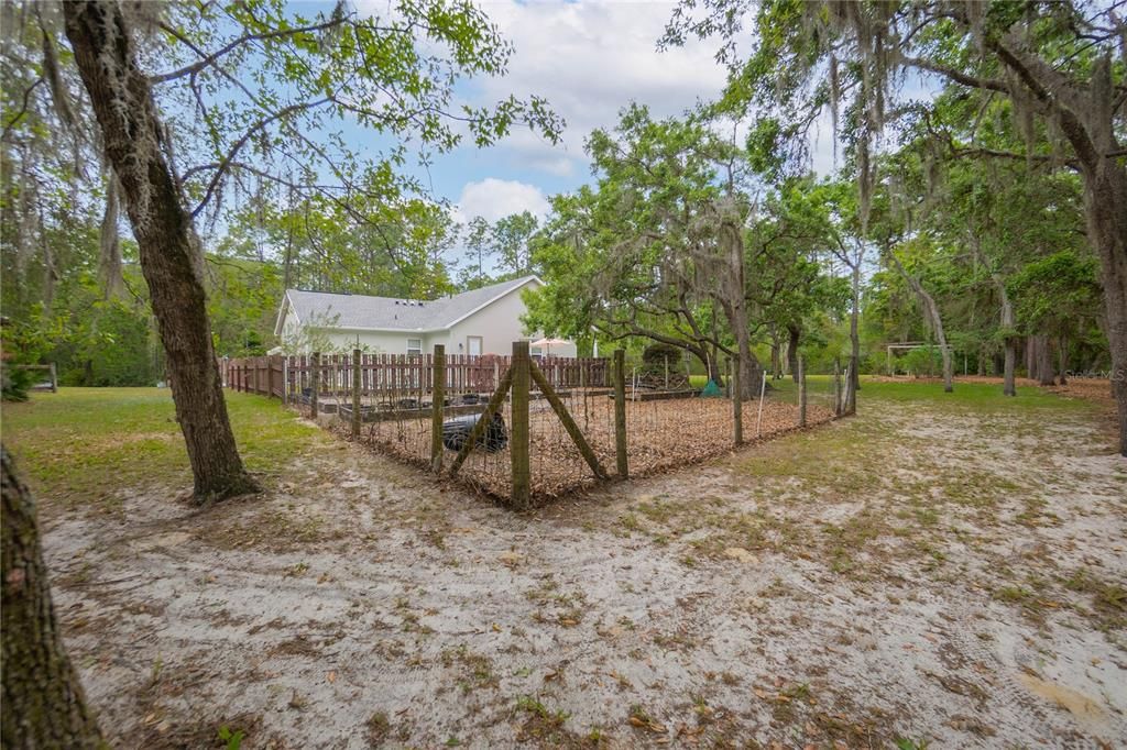 Activo con contrato: $425,000 (3 camas, 2 baños, 1804 Pies cuadrados)
