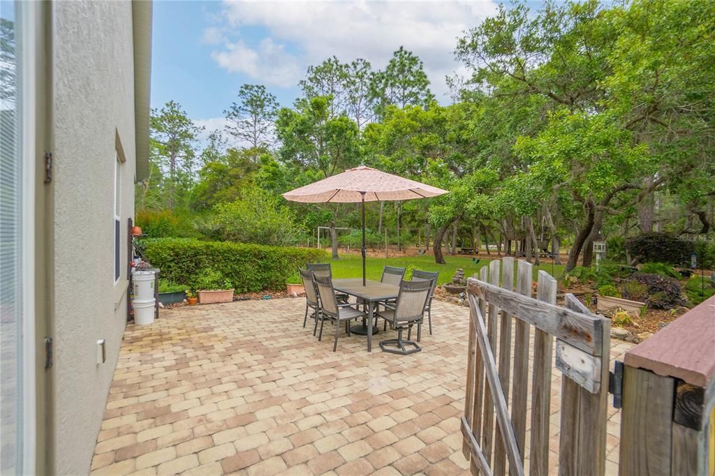 Activo con contrato: $425,000 (3 camas, 2 baños, 1804 Pies cuadrados)
