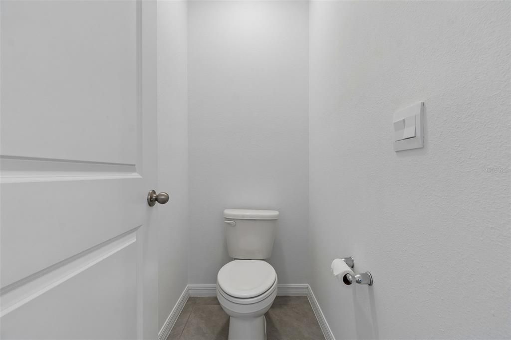 For Rent: $3,000 (5 beds, 3 baths, 2674 Square Feet)
