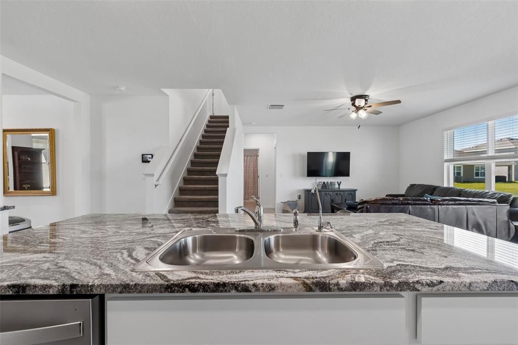 For Rent: $3,000 (5 beds, 3 baths, 2674 Square Feet)