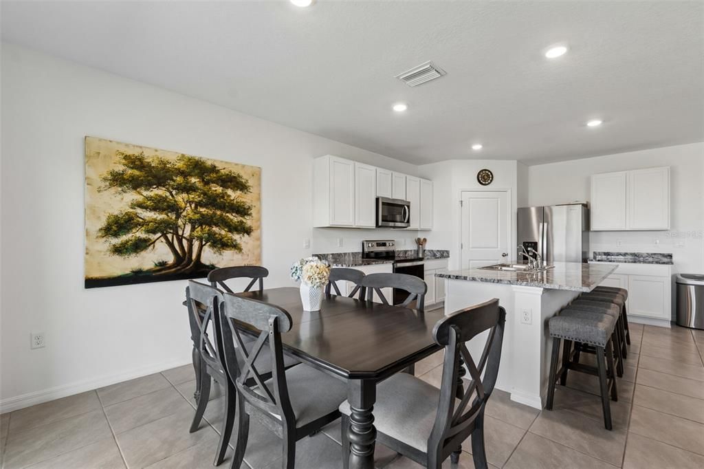 For Rent: $3,000 (5 beds, 3 baths, 2674 Square Feet)