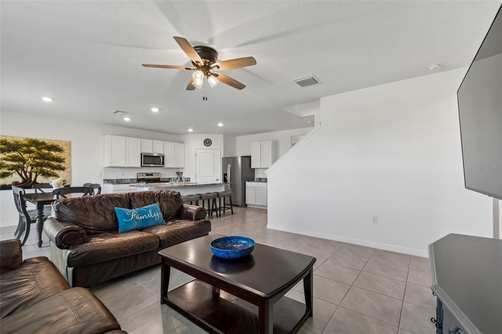 For Rent: $3,000 (5 beds, 3 baths, 2674 Square Feet)