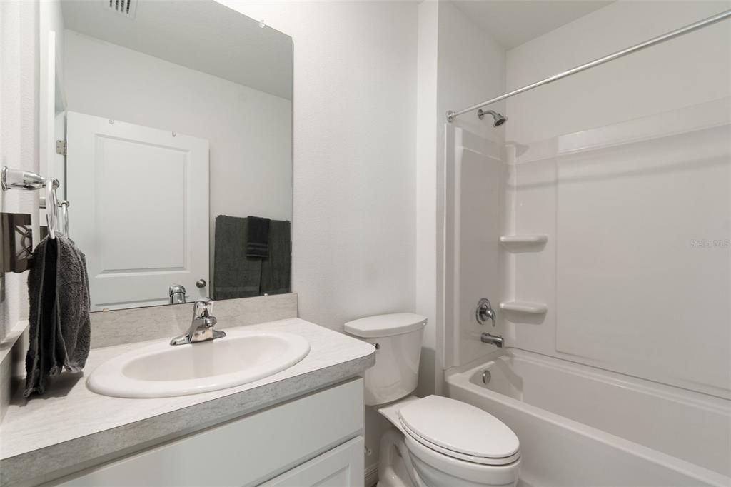 For Rent: $3,000 (5 beds, 3 baths, 2674 Square Feet)
