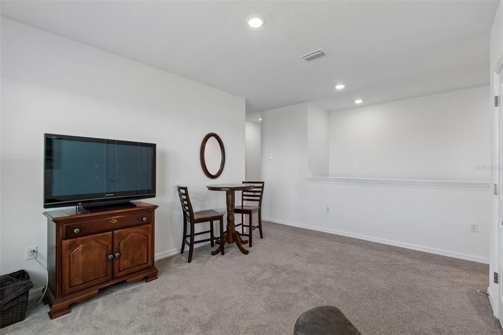 For Rent: $3,000 (5 beds, 3 baths, 2674 Square Feet)
