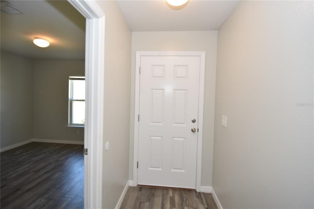 For Rent: $1,650 (3 beds, 2 baths, 1306 Square Feet)