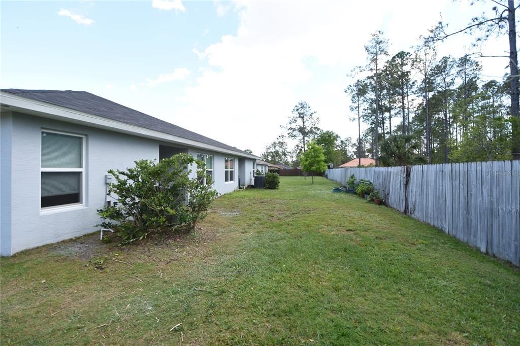 For Rent: $1,650 (3 beds, 2 baths, 1306 Square Feet)