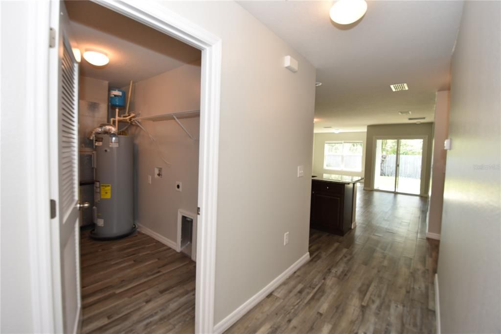 For Rent: $1,650 (3 beds, 2 baths, 1306 Square Feet)