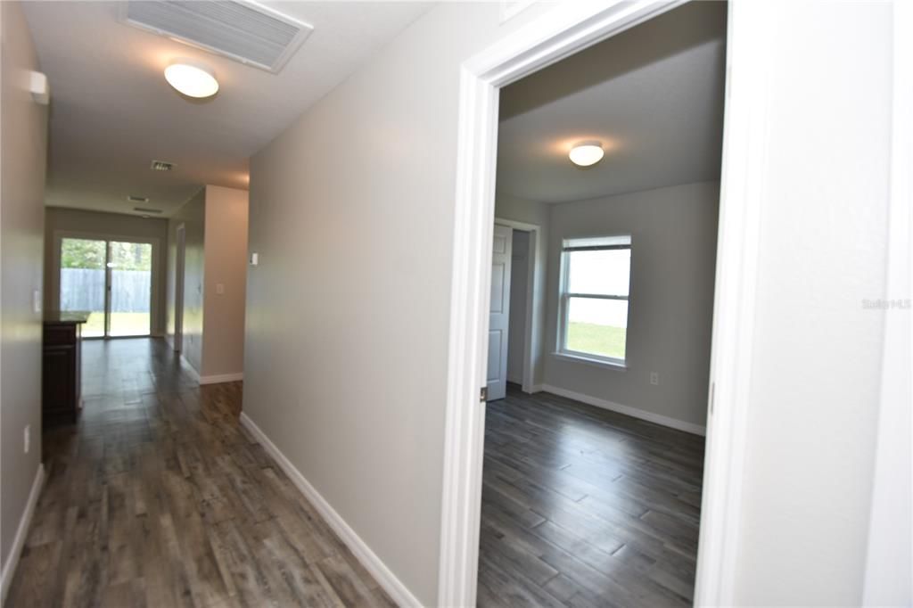 For Rent: $1,650 (3 beds, 2 baths, 1306 Square Feet)