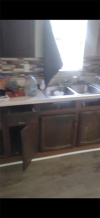For Sale: $75,500 (3 beds, 1 baths, 1144 Square Feet)