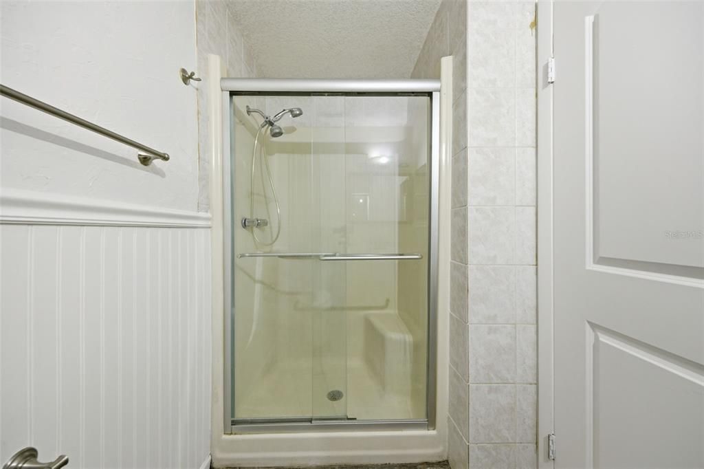 Под контрактом: $339,000 (3 спален, 2 ванн, 972 Квадратных фут)