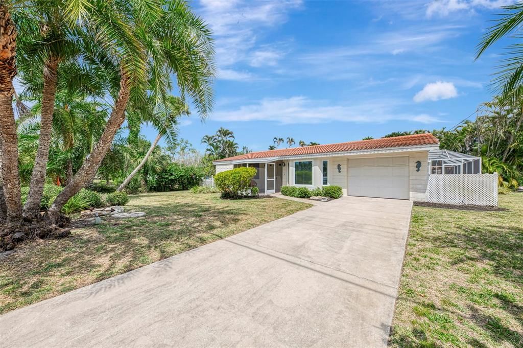Activo con contrato: $375,900 (2 camas, 2 baños, 986 Pies cuadrados)