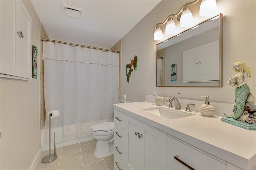 Activo con contrato: $375,900 (2 camas, 2 baños, 986 Pies cuadrados)