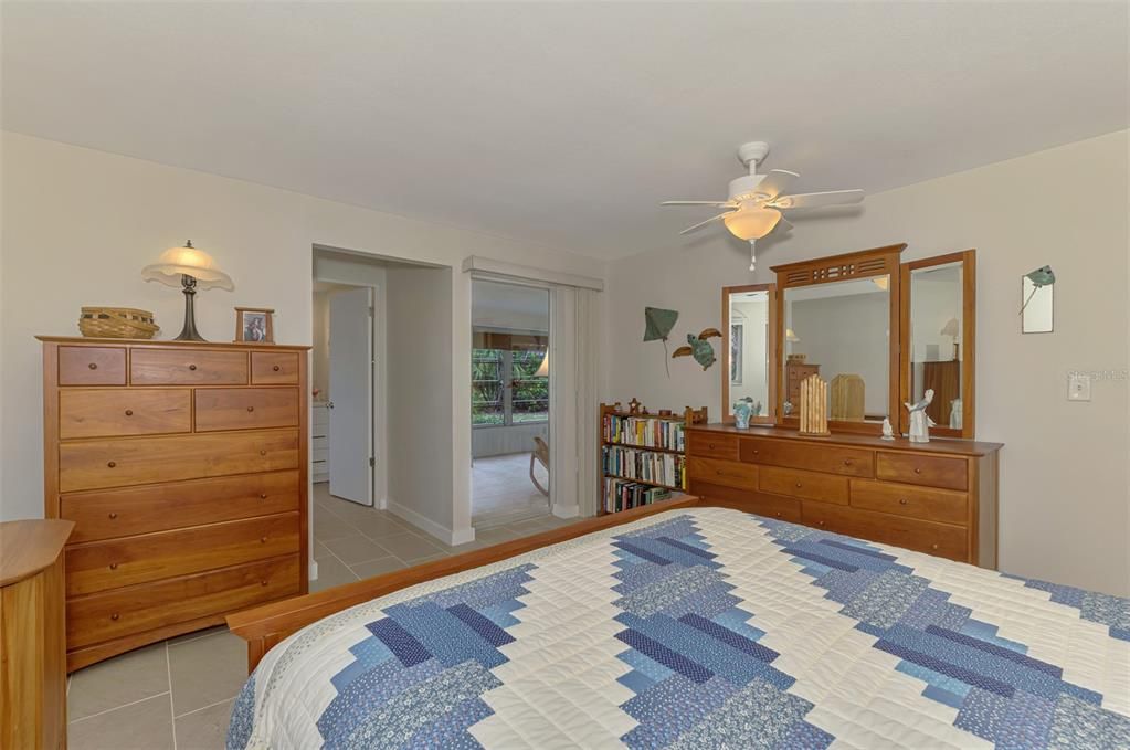 Activo con contrato: $375,900 (2 camas, 2 baños, 986 Pies cuadrados)