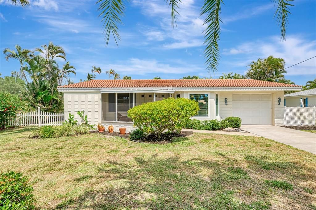 Activo con contrato: $375,900 (2 camas, 2 baños, 986 Pies cuadrados)