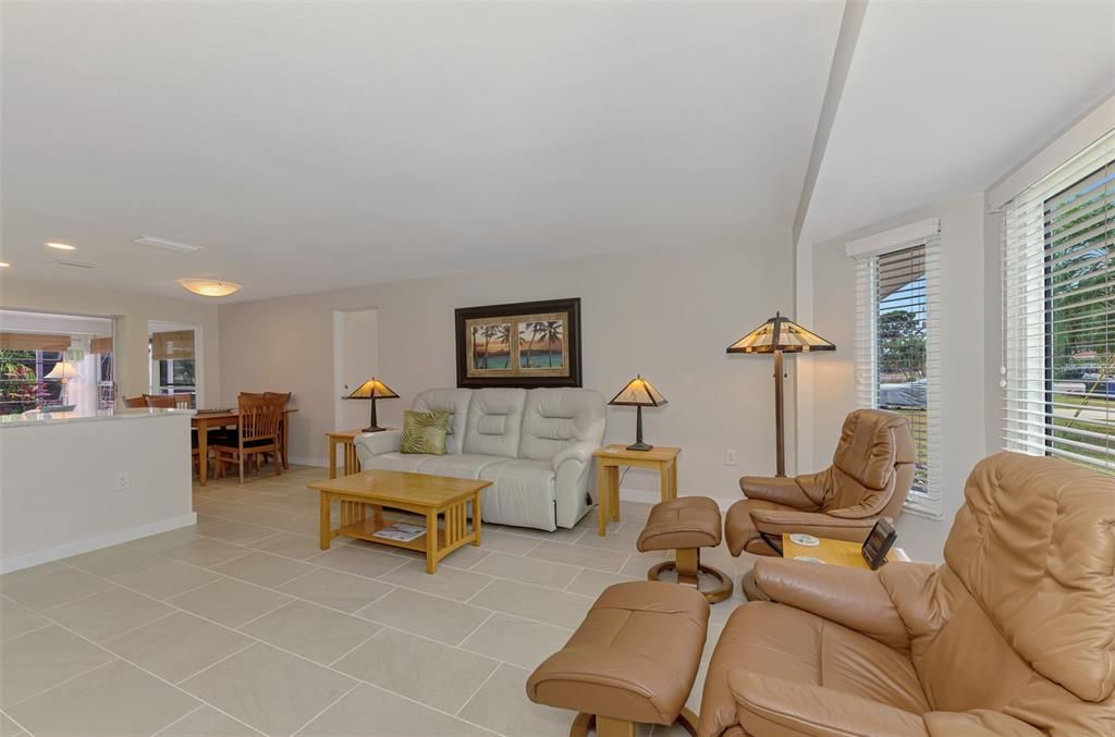 Activo con contrato: $375,900 (2 camas, 2 baños, 986 Pies cuadrados)