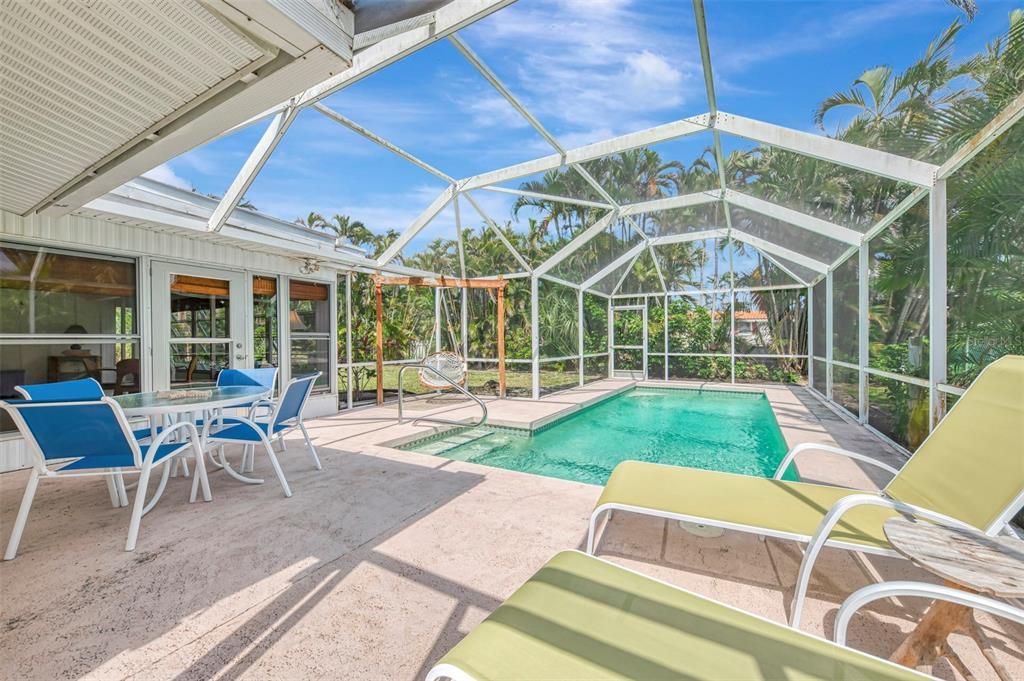 Activo con contrato: $375,900 (2 camas, 2 baños, 986 Pies cuadrados)