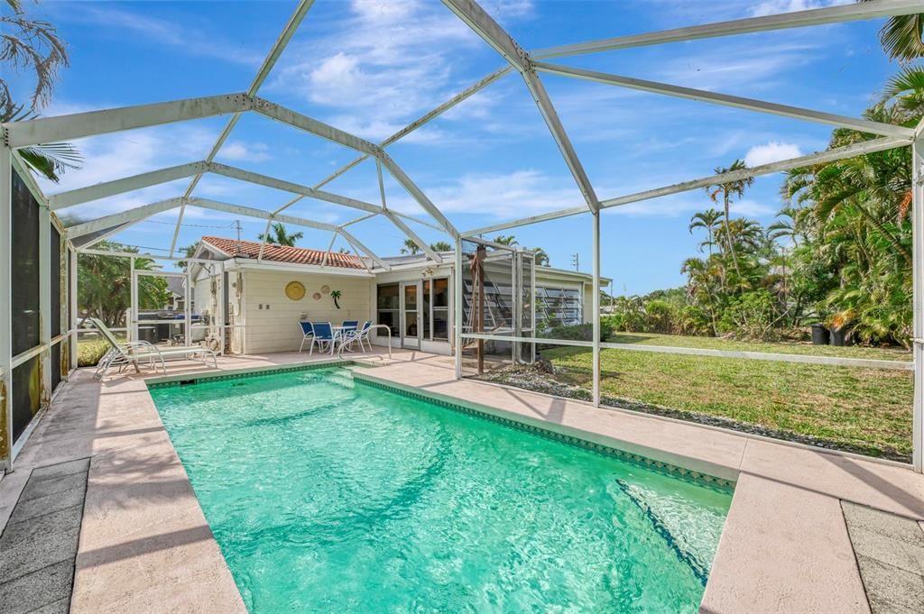 Activo con contrato: $375,900 (2 camas, 2 baños, 986 Pies cuadrados)