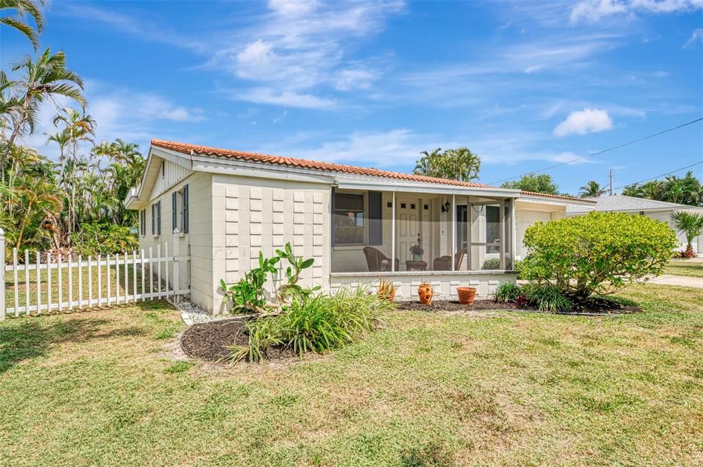 Activo con contrato: $375,900 (2 camas, 2 baños, 986 Pies cuadrados)