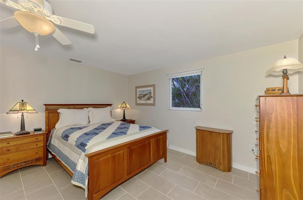 Activo con contrato: $375,900 (2 camas, 2 baños, 986 Pies cuadrados)