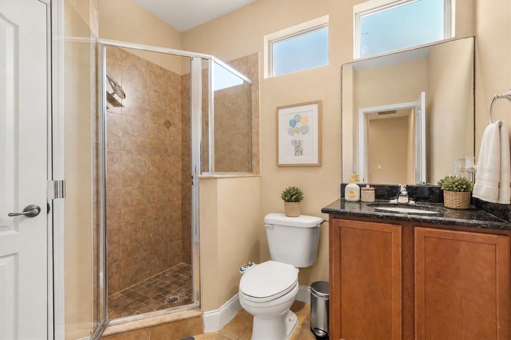 Activo con contrato: $524,000 (3 camas, 2 baños, 1616 Pies cuadrados)