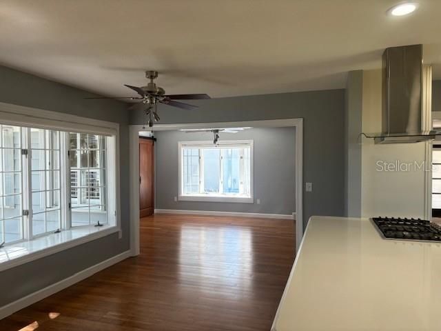 В аренду: $4,499 (3 спален, 2 ванн, 1745 Квадратных фут)