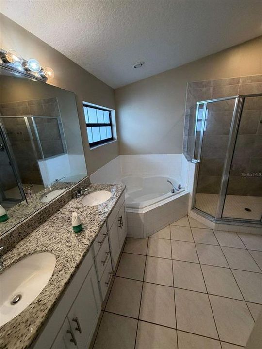 Active With Contract: $285,000 (3 beds, 2 baths, 1571 Square Feet)