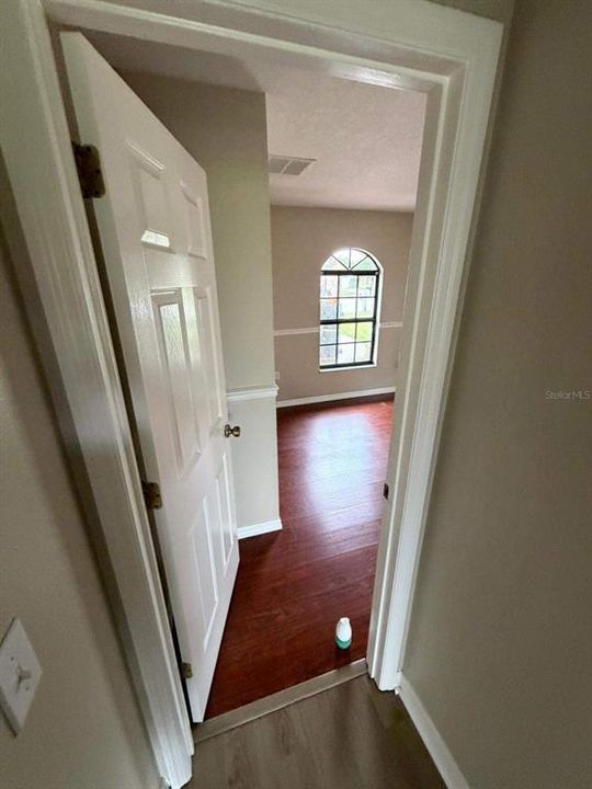 Active With Contract: $285,000 (3 beds, 2 baths, 1571 Square Feet)