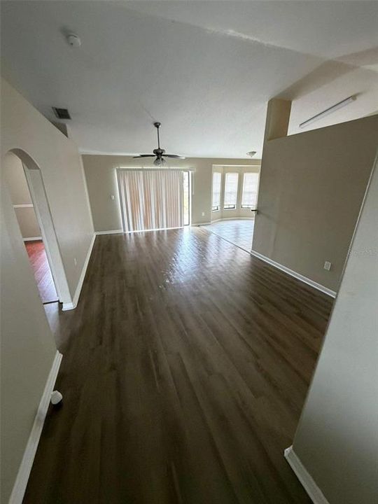 Active With Contract: $285,000 (3 beds, 2 baths, 1571 Square Feet)