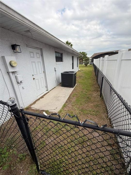 Active With Contract: $285,000 (3 beds, 2 baths, 1571 Square Feet)