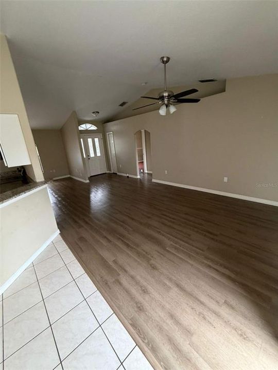 Active With Contract: $285,000 (3 beds, 2 baths, 1571 Square Feet)