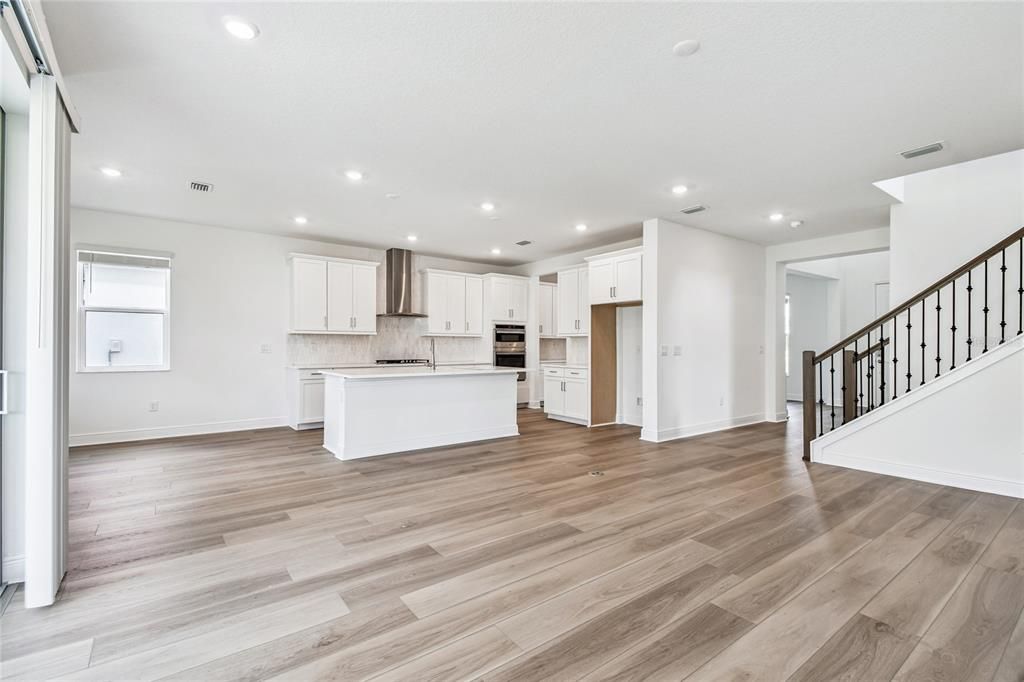 Active With Contract: $709,999 (5 beds, 4 baths, 3247 Square Feet)