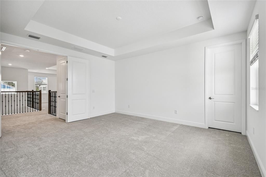 Active With Contract: $709,999 (5 beds, 4 baths, 3247 Square Feet)
