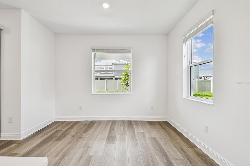 Active With Contract: $709,999 (5 beds, 4 baths, 3247 Square Feet)