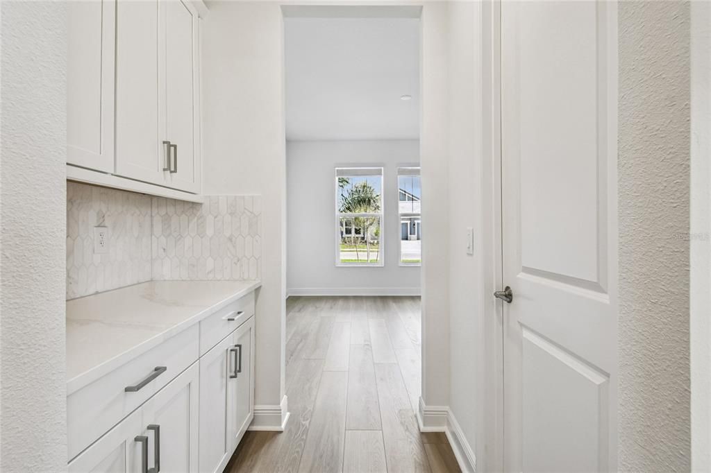 Active With Contract: $709,999 (5 beds, 4 baths, 3247 Square Feet)