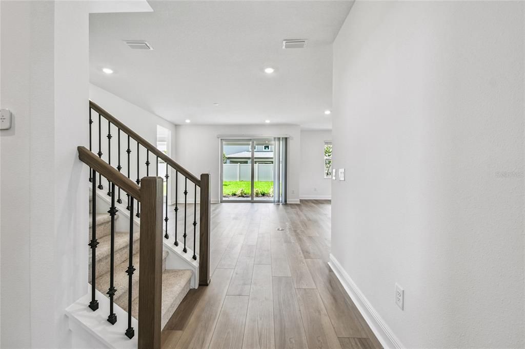 Active With Contract: $709,999 (5 beds, 4 baths, 3247 Square Feet)