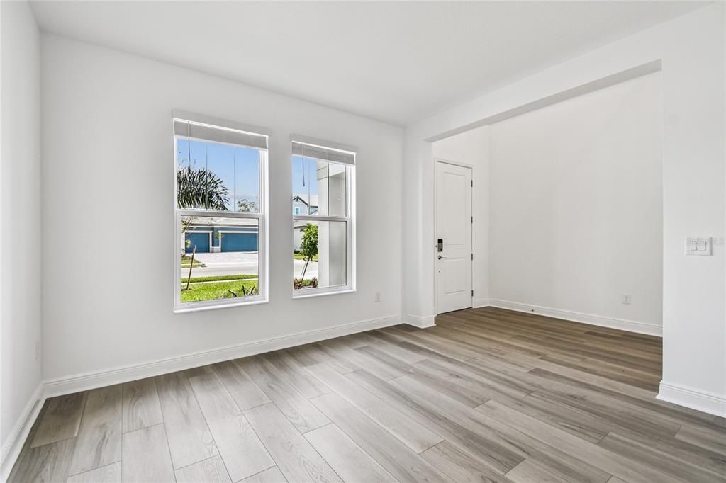 Active With Contract: $709,999 (5 beds, 4 baths, 3247 Square Feet)